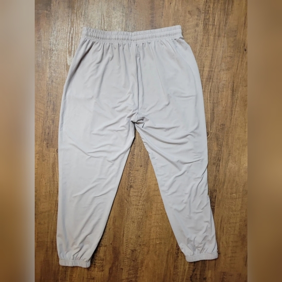 FREE W BUNDLE Tarse jogger pants - Picture 13 of 14